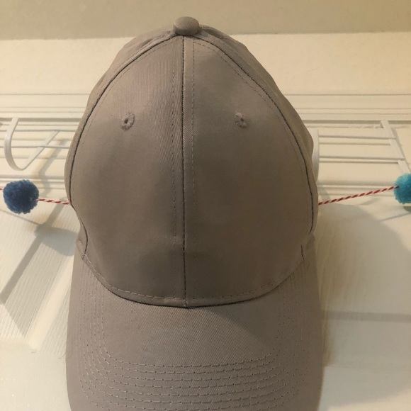 Grey cap - Picture 3 of 3